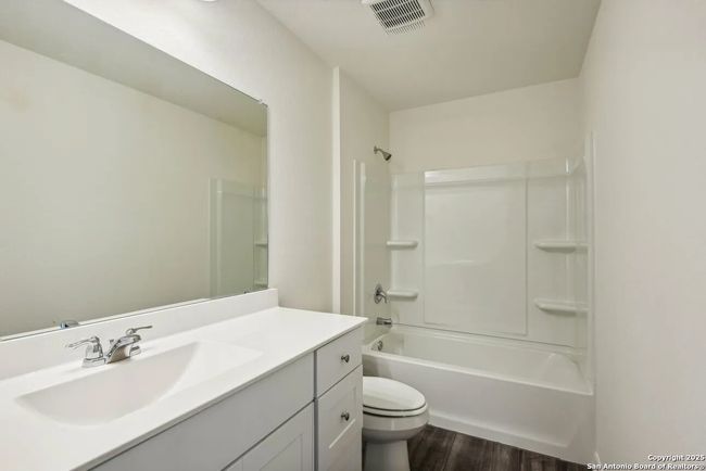 827 Barnacle Court, House other with 3 bedrooms, 3 bathrooms and null parking in Adkins TX | Image 8