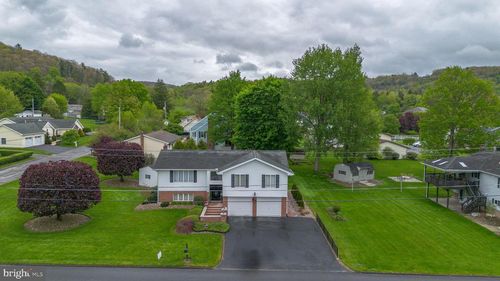 800 S 6th St, CLEARFIELD, PA, 16830-4058 | Card Image