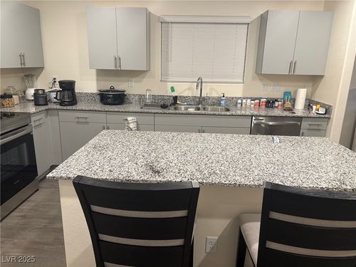 5609 Thunder Blue Ave, Las Vegas, NV, 89122-3716 | Card Image