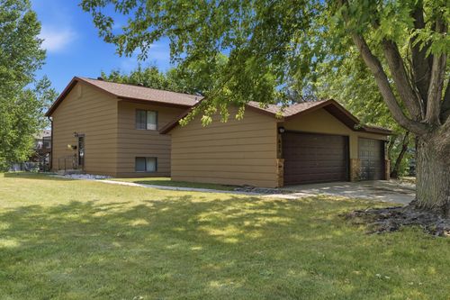625 19th St E, West Fargo, ND, 58078-2325 | Card Image