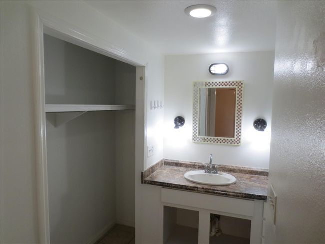 Sit down tiled shower | Image 57