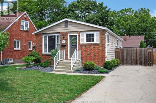 1084 Prado Pl, Windsor, ON, N8S2H7 | Card Image