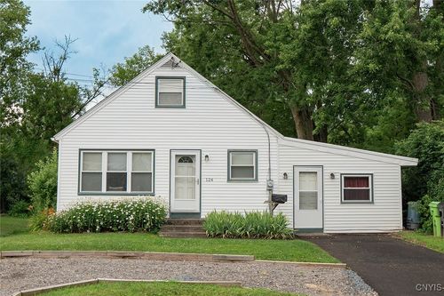 124 Memphis St, Liverpool, NY, 13088-5212 | Card Image