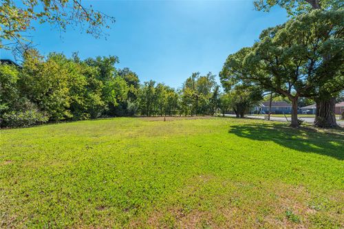 2306 Chew St, Houston, TX, 77020-4534 | Card Image