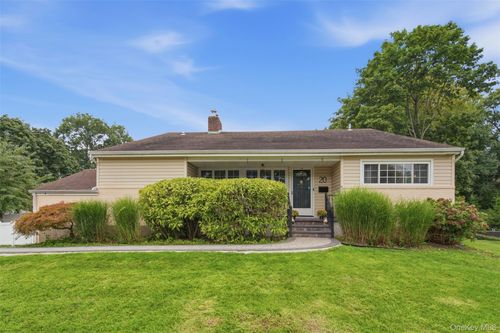 20 Old Town Lane, Huntington, NY, 11743 | Card Image