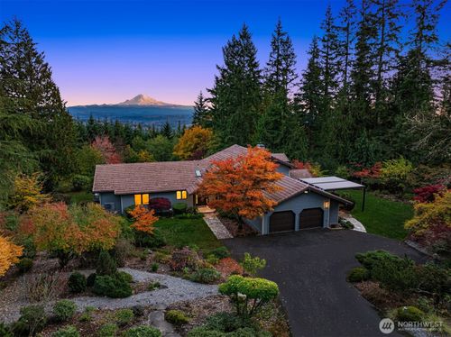 10101 181st Ave Se, Issaquah, WA, 98027-8643 | Card Image