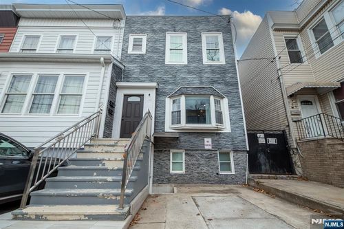 136 North Street, Jersey City, NJ, 07307 | Card Image