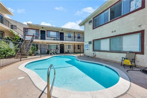 207-8800 Cedros Ave, Panorama City, CA, 91402-5801 | Card Image