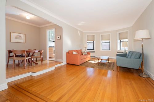 apt-6g-3424 82nd St, Jackson Heights, NY, 11372-2912 | Card Image
