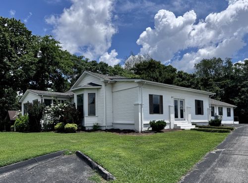 500 E Gaines St, Lawrenceburg, TN, 38464-3536 | Card Image