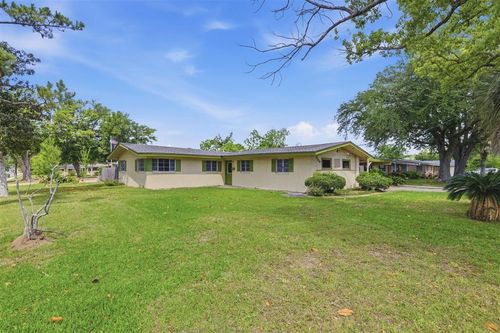 2224 Clooney St, Lake Charles, LA, 70601-7118 | Card Image