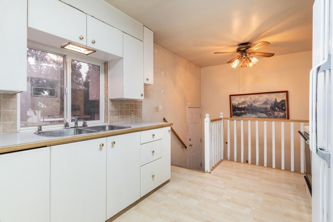 692 Blue Mountain St, House other with 3 bedrooms, 1 bathrooms and 6 parking in Coquitlam BC | Image 12