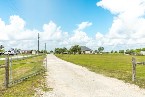 2180 County Road 212, Angleton, TX, 77515-2183 | Card Image