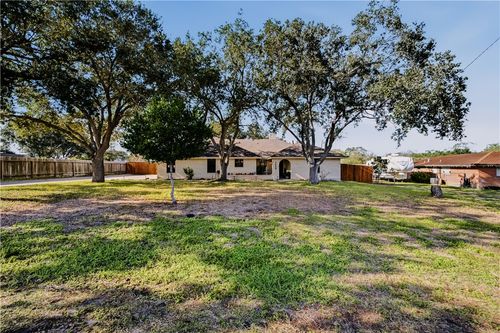 3609 Cox Cir, Corpus Christi, TX, 78410-4305 | Card Image