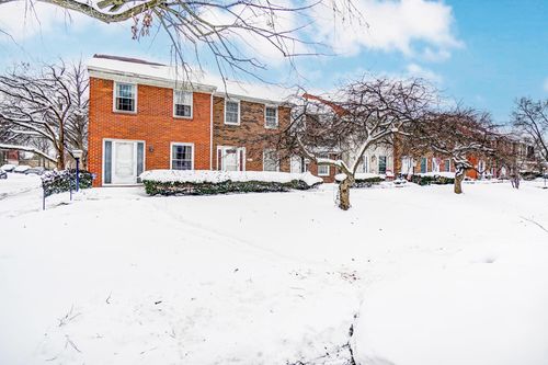 i11-2322 Hardesty Court, Columbus, OH, 43204 | Card Image