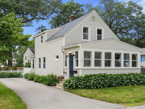 12 Fern St, Chelmsford, MA, 01824-2416 | Card Image
