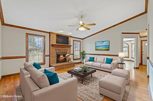 540 N Oneil St, Clayton, NC, 27520-1807 | Card Image