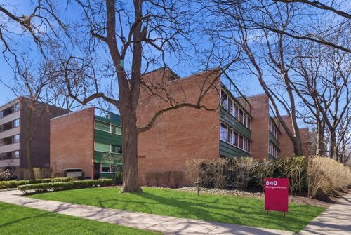 10-840 Michigan Ave, Evanston, IL, 60202-2588 | Card Image