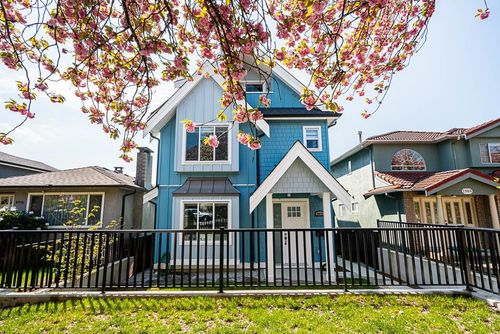 2972 E 7th Ave, Vancouver, BC, V5M1V3 | Card Image