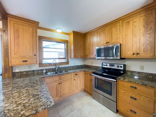 48 Davis Dr, Silver Bay, MN, 55614-1331 | Card Image
