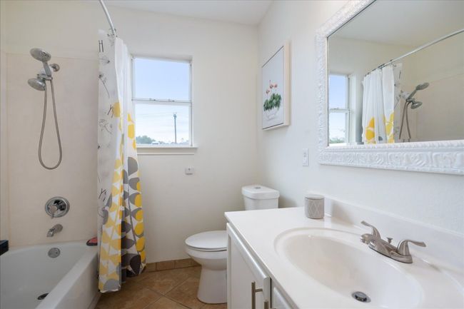 Upstairs full bathroom. | Image 8