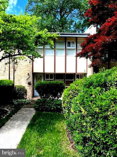 4420 Forest Glen Court, ANNANDALE, VA, 22003 | Card Image
