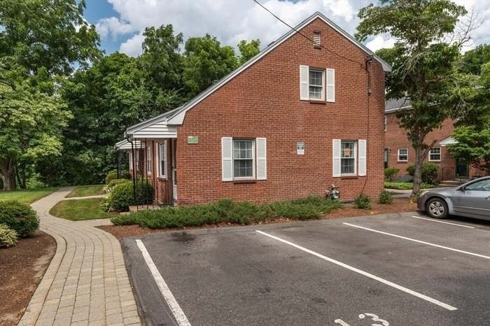 Charlesbank Rd, Newton, MA 02458