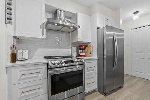 311-2468 Atkins Ave, Port Coquitlam, BC, V3C1Y9 | Card Image