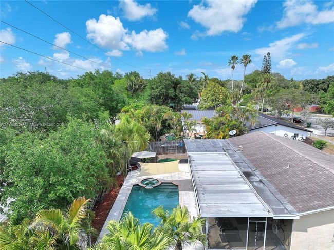 700 Nw 88 Th Ter, House other with 3 bedrooms, 2 bathrooms and null parking in Pembroke Pines FL | Image 36