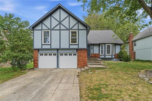 2004 E 144th Ter, Olathe, KS, 66062-2351 | Card Image
