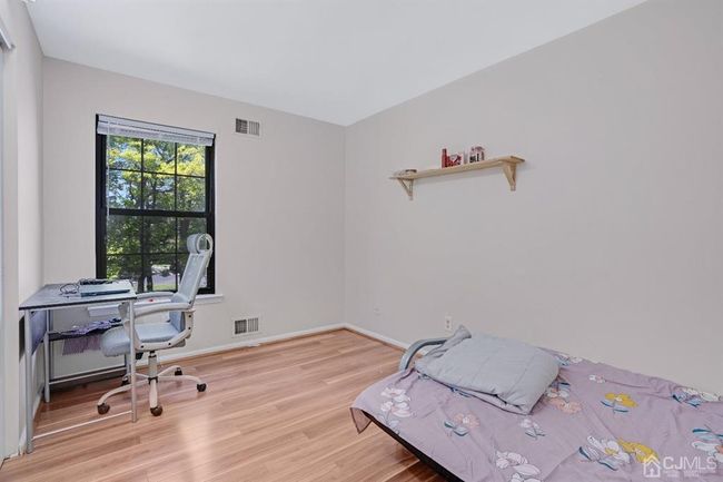 1308 Woodbridge Commons Way, Townhouse with 3 bedrooms, 2 bathrooms and null parking in Iselin NJ | Image 8