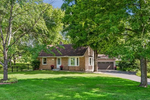 512 Mission Road W, Bloomington, MN, 55420 | Card Image