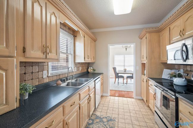 2216 Yorkshire Se, House other with 3 bedrooms, 2 bathrooms and null parking in Decatur AL | Image 13