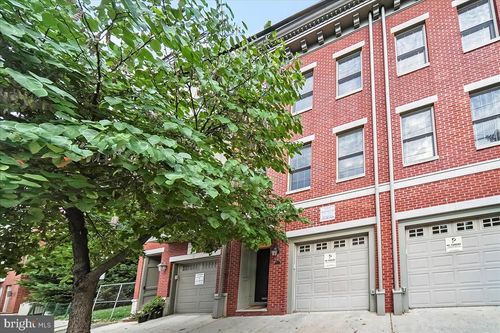 677 N 15th St, PHILADELPHIA, PA, 19130-2929 | Card Image