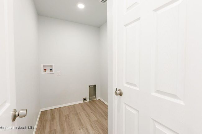 Laundry Room | Image 28