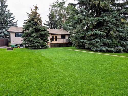 671 Wallace Dr, Carstairs, AB, T0M0N0 | Card Image