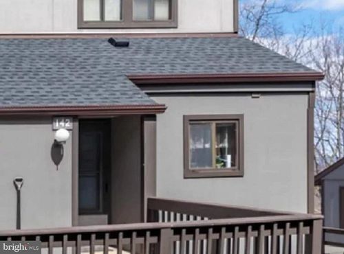 142 Cross Country Ln, Tannersville, PA, 18372-7707 | Card Image