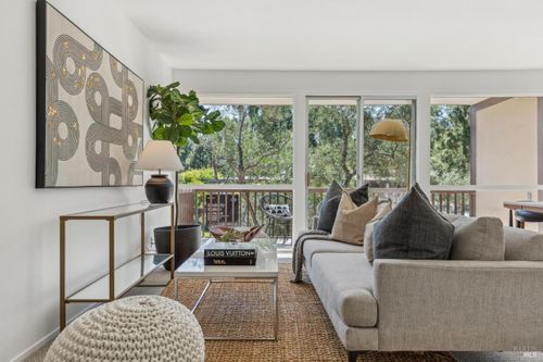 952 Lea Dr, San Rafael, CA, 94903-3260 | Card Image