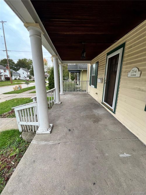 254 Lockwood St, Saginaw, MI, 48602-3026 | Card Image