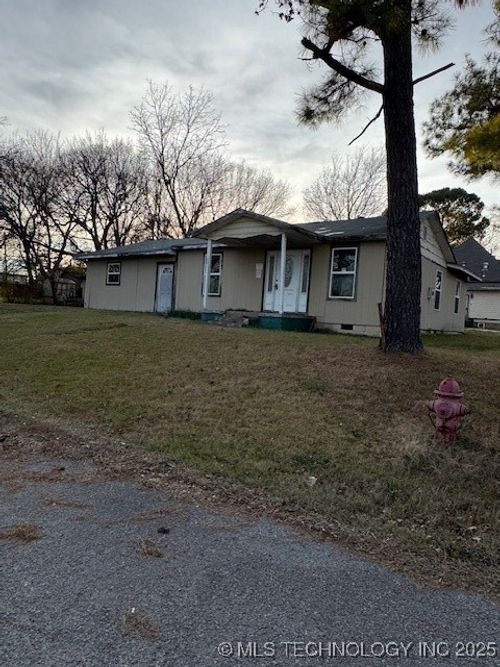 201 School St, Ardmore, OK, 73401-8259 | Card Image