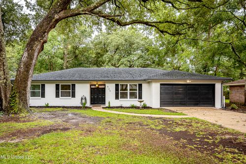 825 Graveline Rd, Gautier, MS, 39553-7722 | Card Image