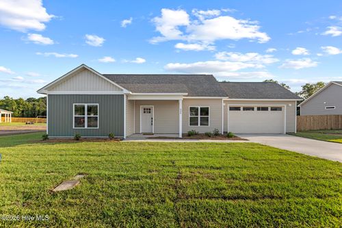 406 Wade Dr, Richlands, NC, 28574-7483 | Card Image