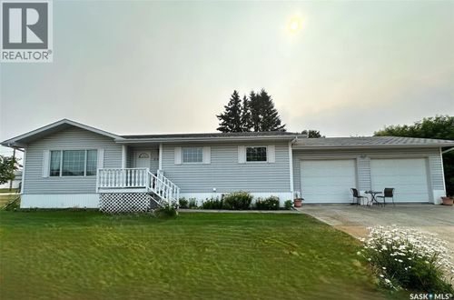 202 Hamjea St, Hudson Bay, SK, S0E0Y0 | Card Image
