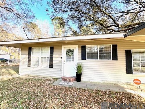 2330 S Woodcrest St, Denham Springs, LA, 70726-5032 | Card Image