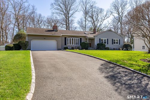 179 Berrian Rd, Stamford, CT, 06905-2415 | Card Image