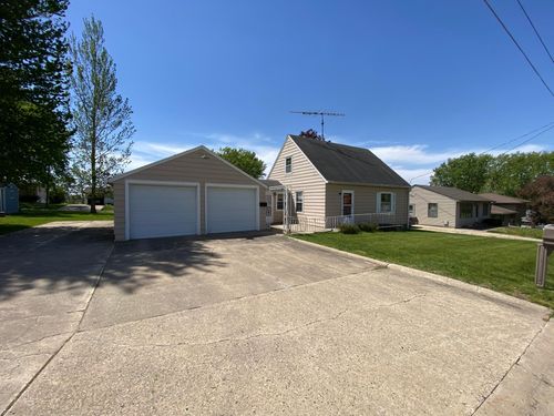 2021 Tower Rd, Albert Lea, MN, 56007-4352 | Card Image