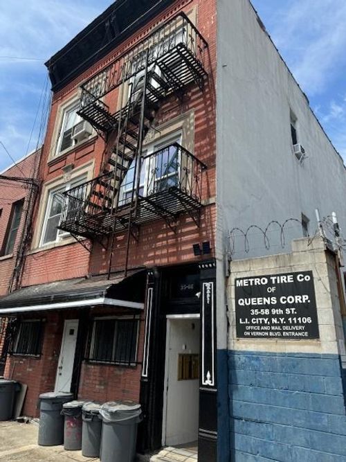 apt-60-35 E 9th St, New York, NY, 10003-6305 | Card Image