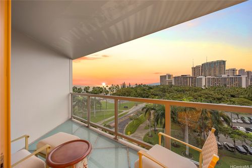 817-223 Saratoga Roads, Honolulu, HI, 96815 | Card Image