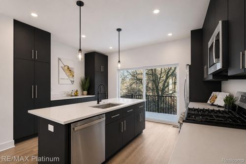68 Pinecroft Ln, Howell, MI, 48855 | Card Image