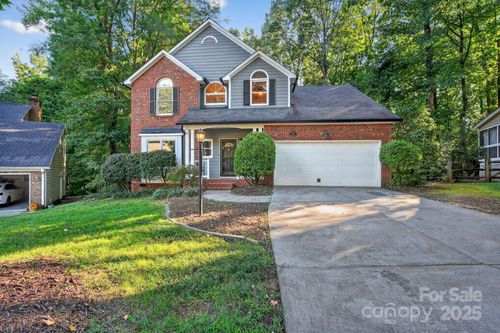 9238 Heritage Woods Pl, Charlotte, NC, 28269-0336 | Card Image